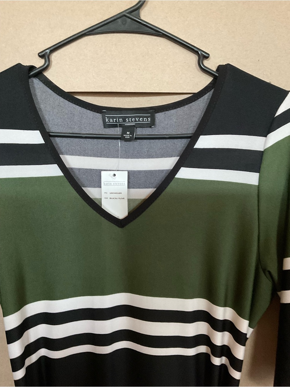 Karen Stevens NWT Striped V-Neck Maxi Dress in Olive, Black & White. Size M. - Picture 5 of 8